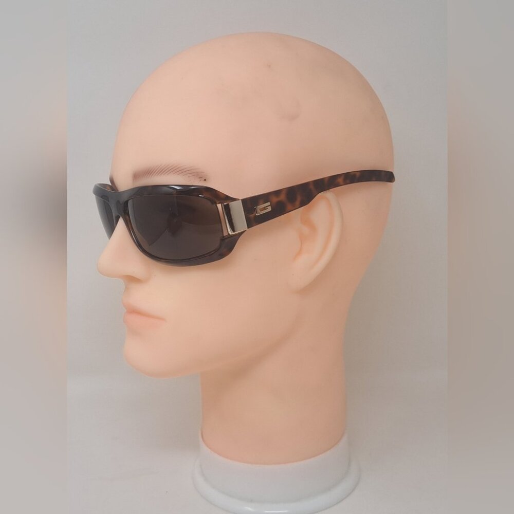 Gucci Tortoiseshell Sunglasses - Picture 14 of 16
